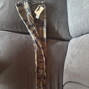 Woman’s Camo Leggings in Brown and Green